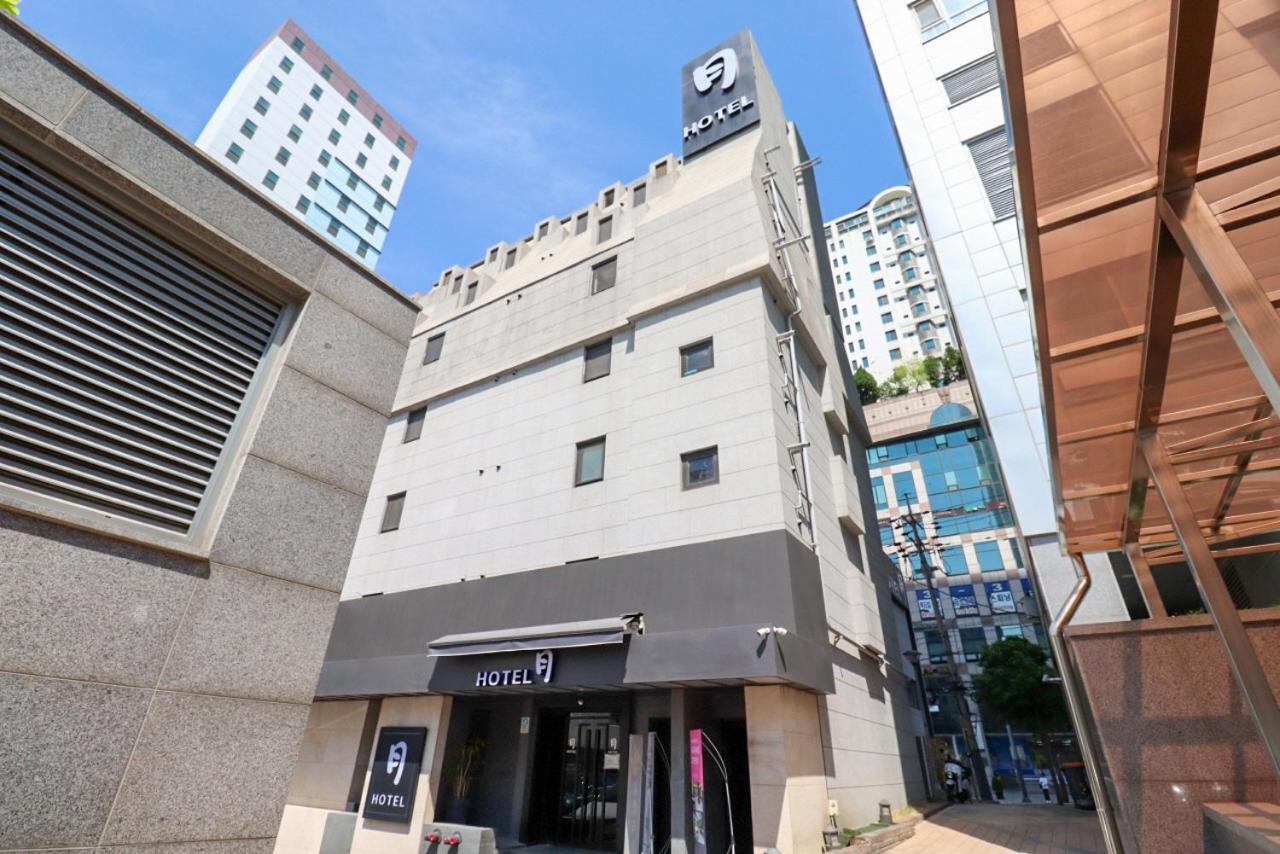 Shinchon Wol Hotel Seoel Buitenkant foto